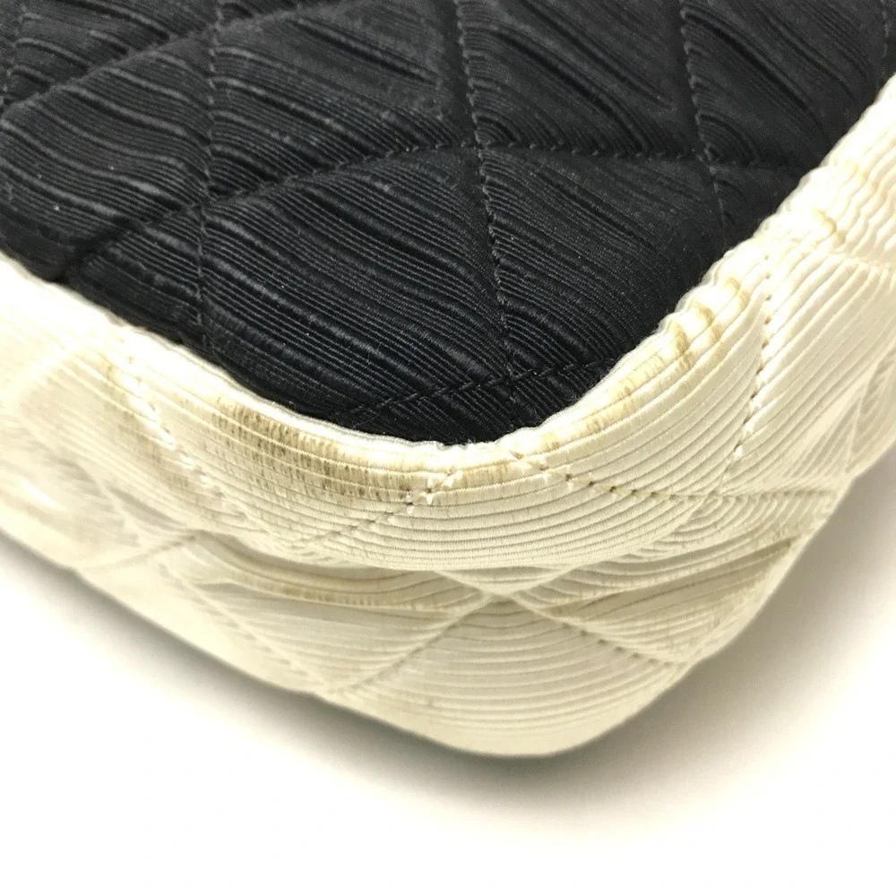 CHANEL Black Shoulder Bag - Picture 5 of 9